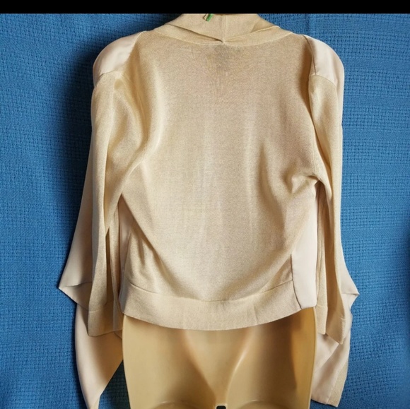 Nwot! White House Black Market Silk Card - Picture 4 of 8